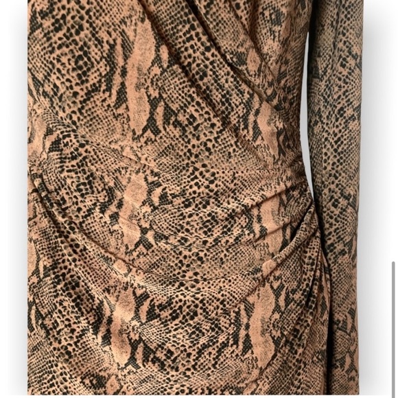 Norma Kamali women’s snake reptile print wrap long sleeve bodycon slinky neutral - Picture 6 of 13